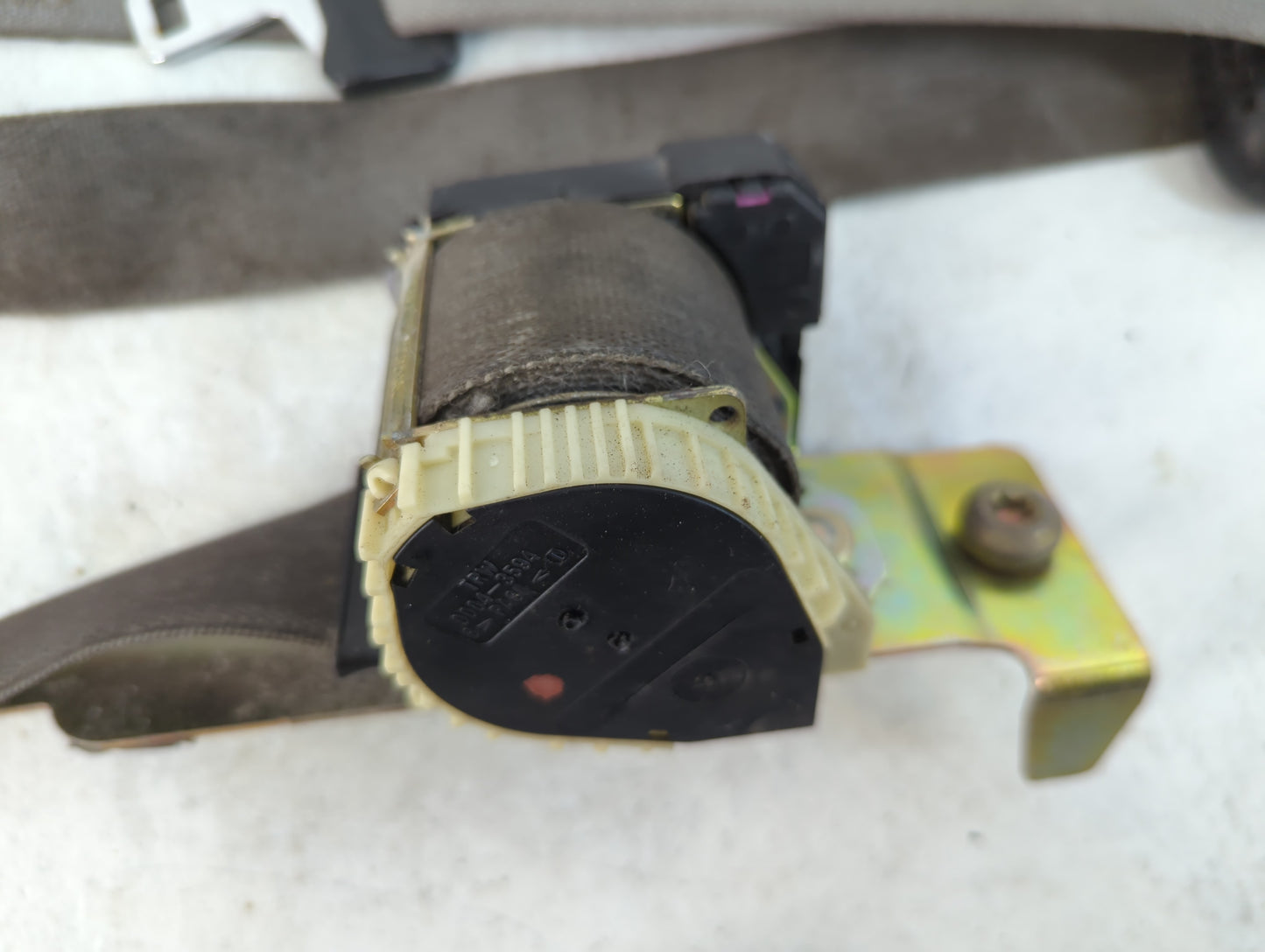 2004 Ford F-150 Driver Seatbelt Buckle - Oemusedautoparts1.com