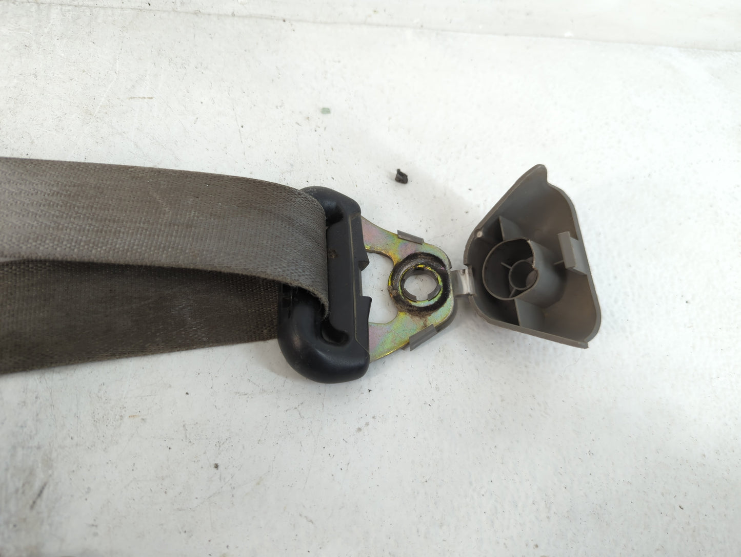 2004 Ford F-150 Driver Seatbelt Buckle - Oemusedautoparts1.com