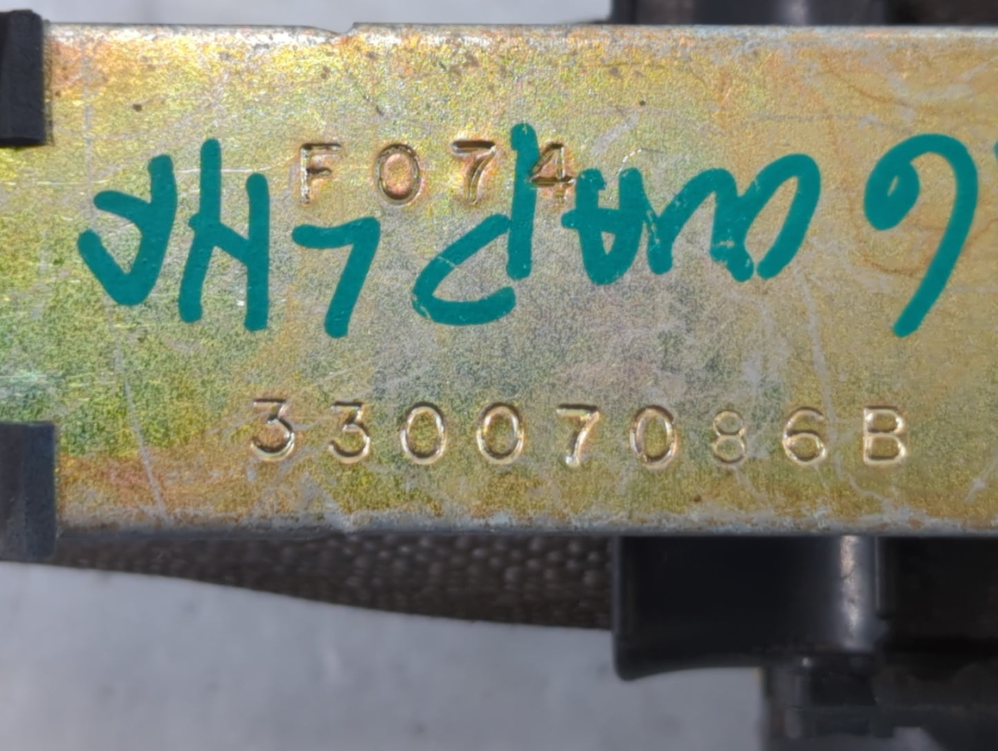 2004 Ford F-150 Driver Seatbelt Buckle - Oemusedautoparts1.com