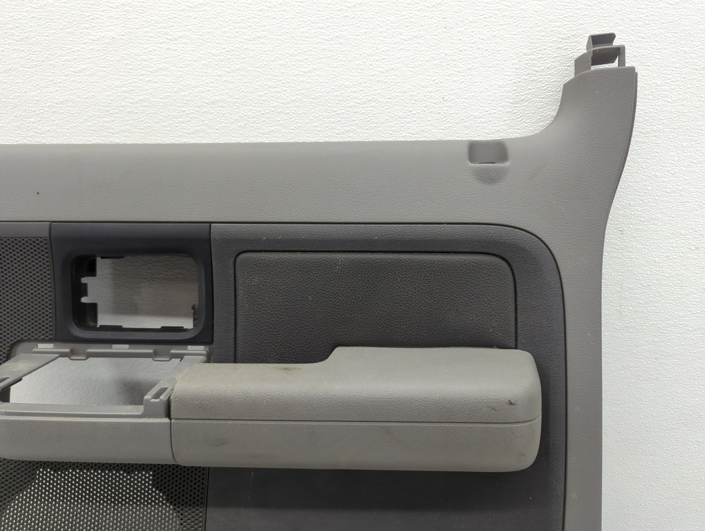 2004 Ford F-150 Front Left Driver Interior Door Panel Trim - Oemusedautoparts1.com