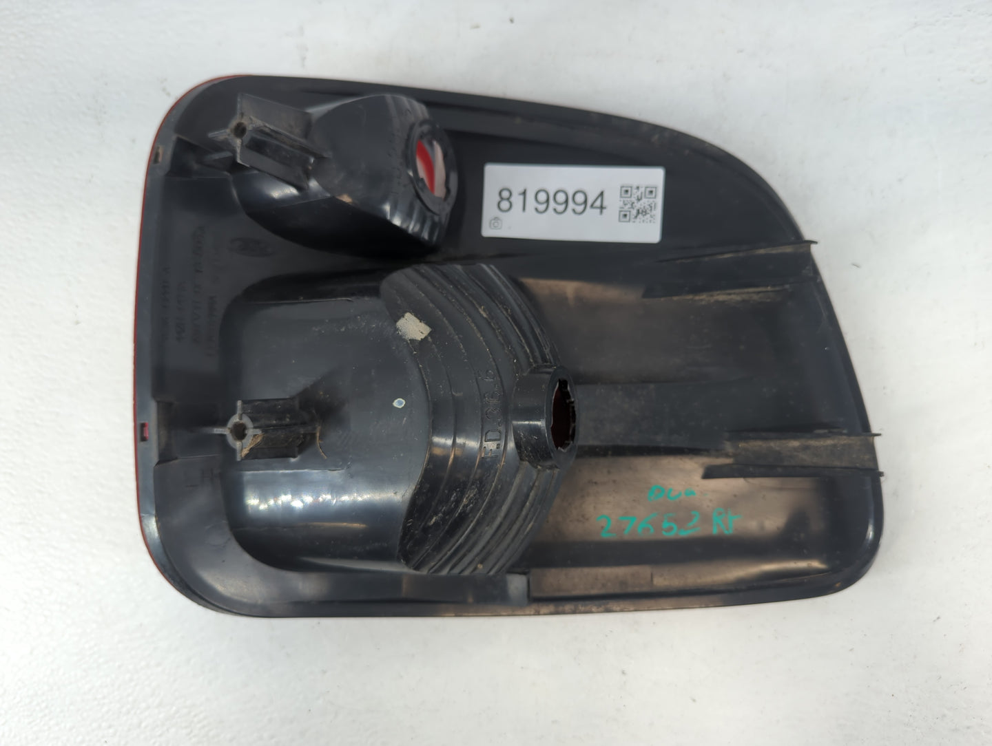 2000-2004 Ford F-150 Tail Light Assembly Driver Left OEM P/N:YL3X-13441-A Fits Fits 2000 2001 2002 2003 2004 OEM Used Auto P
