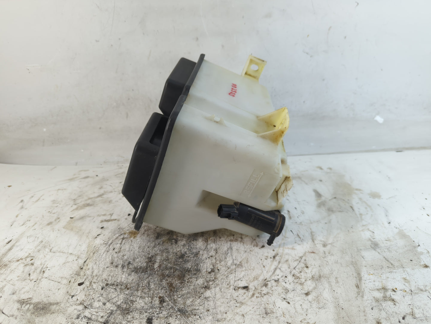 1998-2006 Ford F-150 Windshield Washer Fluid Reservoir Bottle Oem - Oemusedautoparts1.com
