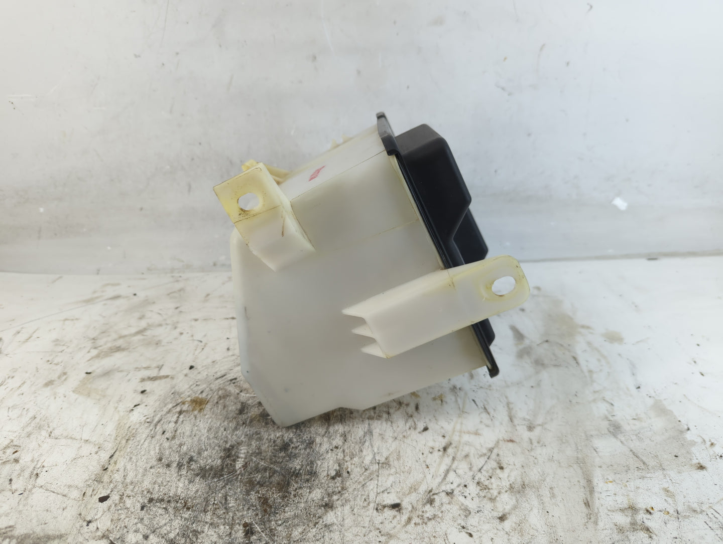1998-2006 Ford F-150 Windshield Washer Fluid Reservoir Bottle Oem - Oemusedautoparts1.com