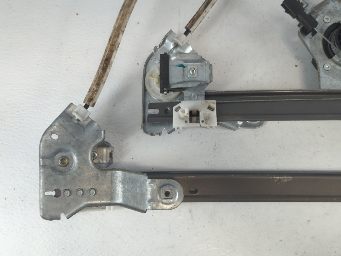 2004 Ford F-150 Driver Left Front Window Regulator - Oemusedautoparts1.com