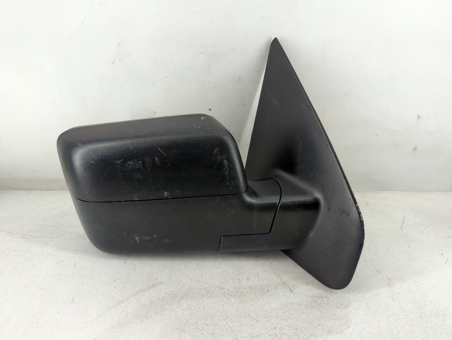 2004 Ford F-150 Passenger Right Side View Manual Door Mirror Black - Oemusedautoparts1.com