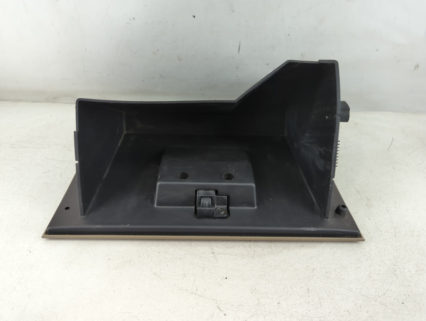 2004 Ford F-150 Passenger Glove Box Door Storage Compartment 936790 - Oemusedautoparts1.com