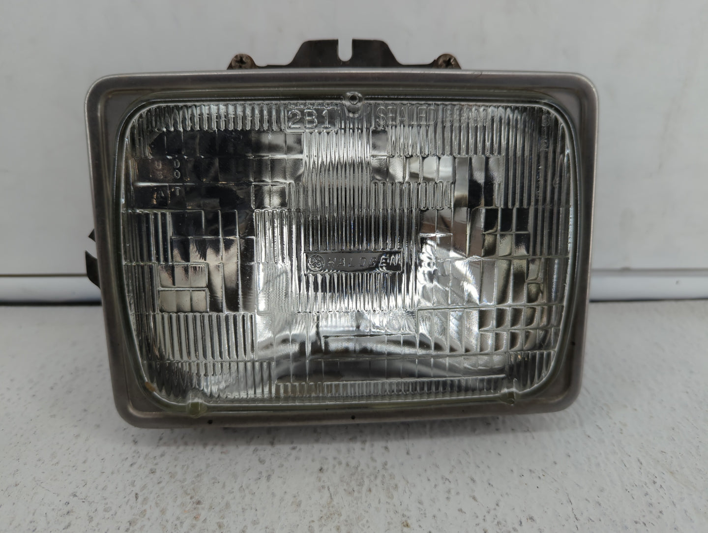 Ford F-250 Passenger Right Oem Head Light Headlight Lamp - Oemusedautoparts1.com