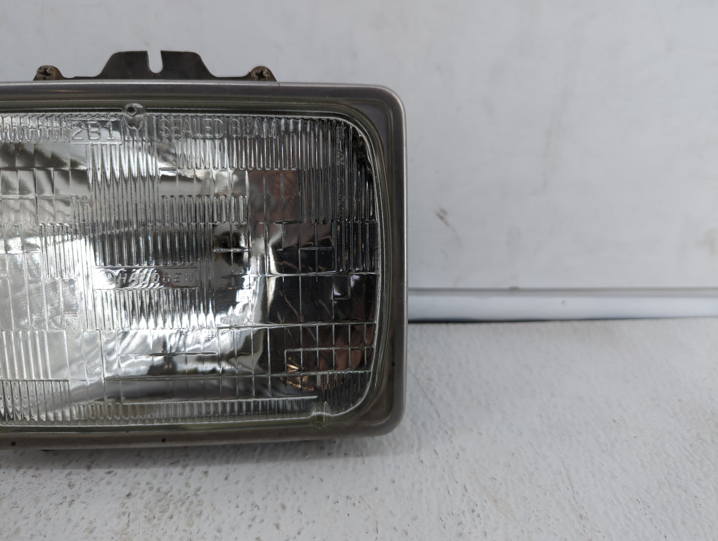 Ford F-250 Passenger Right Oem Head Light Headlight Lamp - Oemusedautoparts1.com