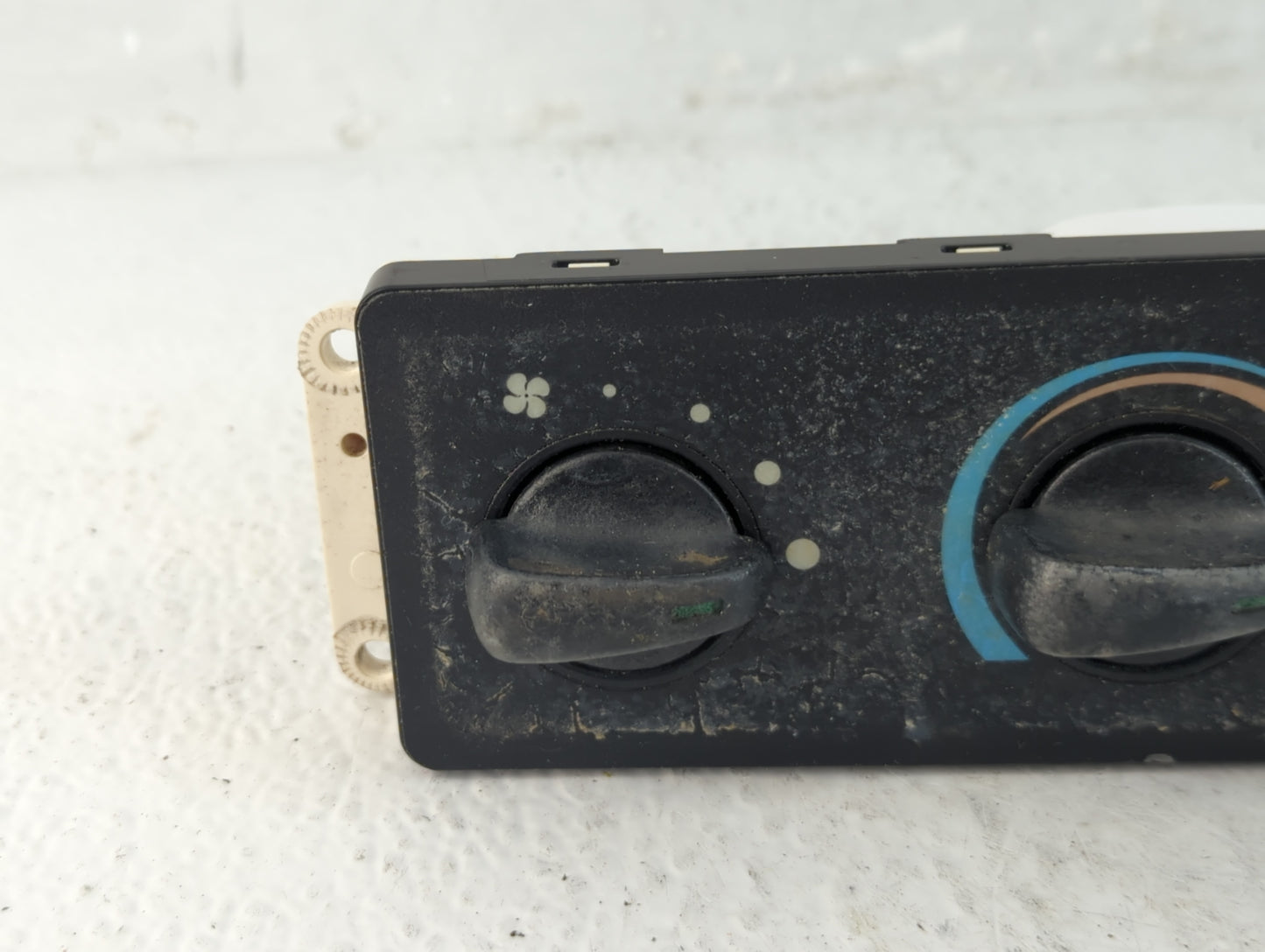 1999-2004 Ford F-250 Super Duty Climate Control Module Temperature AC/Heater Replacement Fits OEM Used Auto Parts - Oemuseda