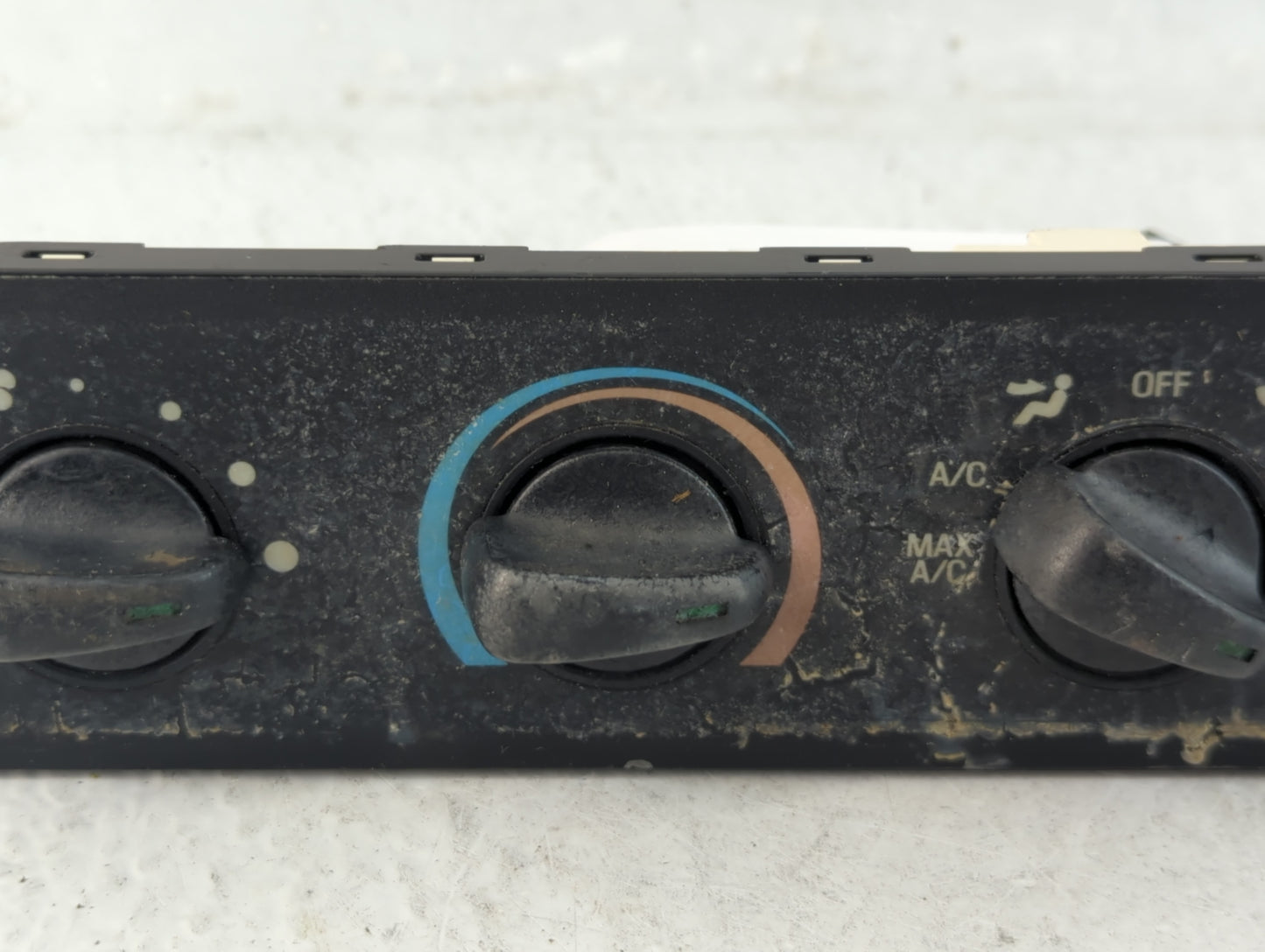 1999-2004 Ford F-250 Super Duty Climate Control Module Temperature AC/Heater Replacement Fits OEM Used Auto Parts - Oemuseda