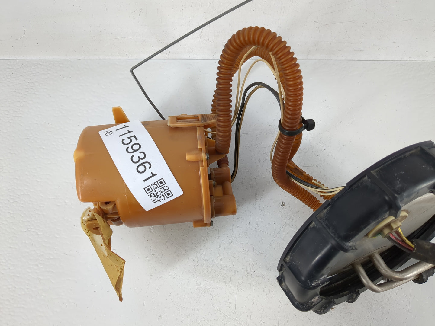 1999-2004 Ford F-250 Super Duty Electrical Gas Fuel Pump Assembly - Oemusedautoparts1.com