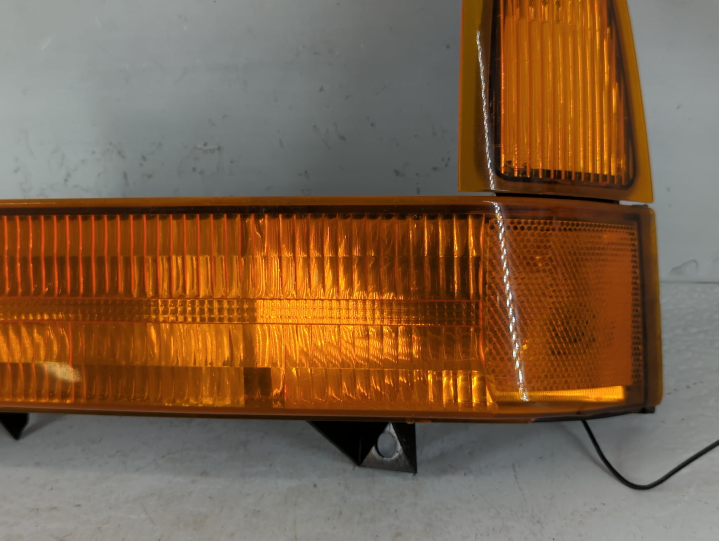1999-2007 Ford F-250 Super Duty Tail Light Assembly Driver Left OEM P/N:ASY XC C34 Fits OEM Used Auto Parts - Oemusedautopar