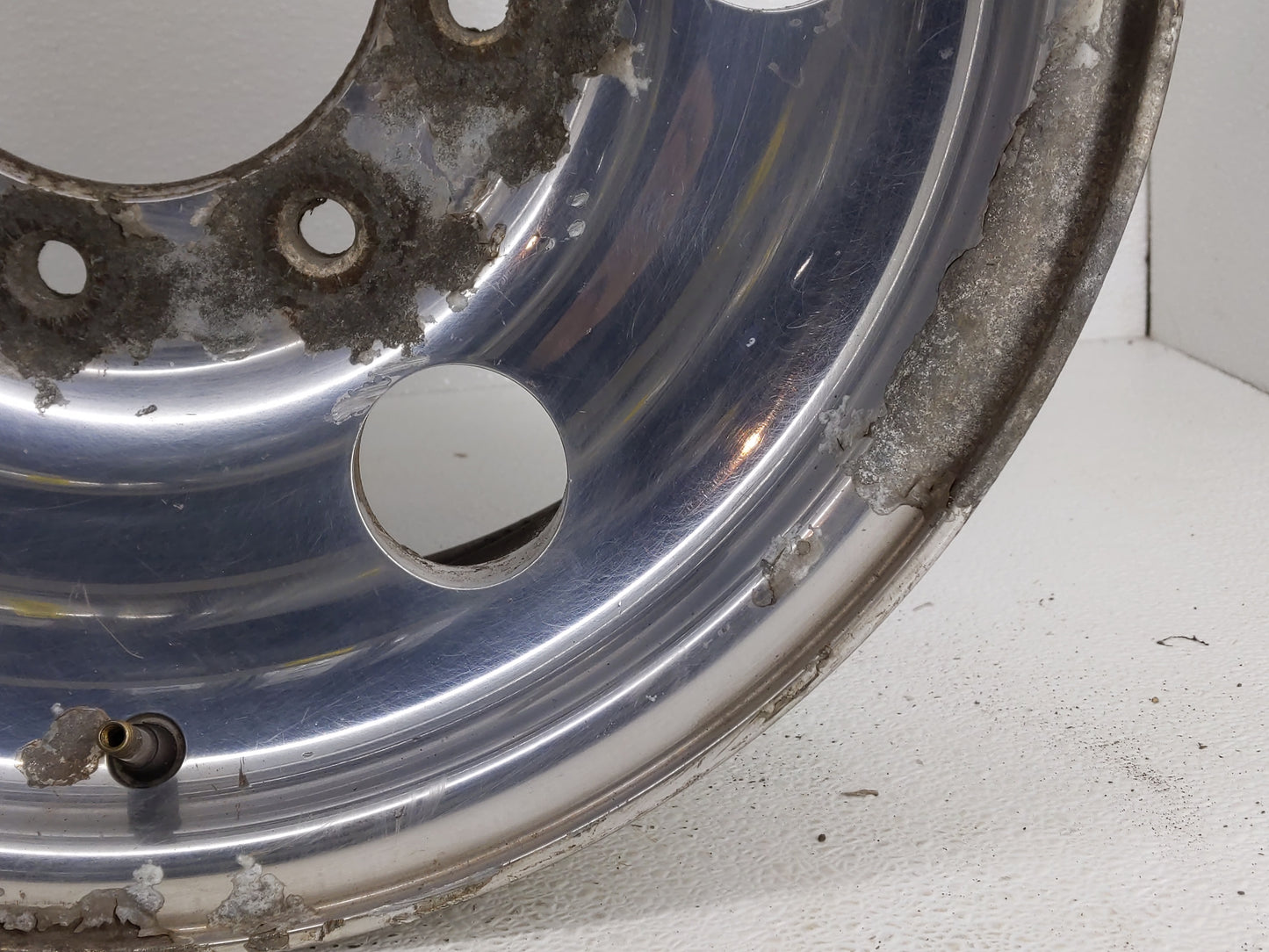 2004-2004 Ford F-250 Super Duty Oem Wheel Rim 803959 - Oemusedautoparts1.com