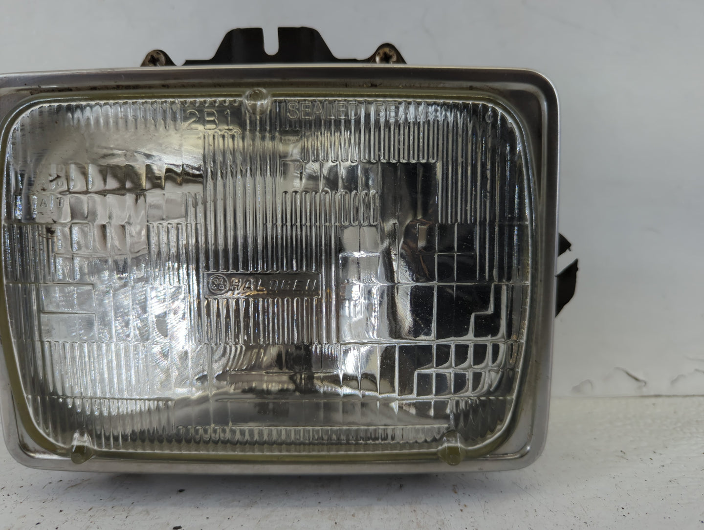 Ford F-350 Passenger Right Oem Head Light Headlight Lamp - Oemusedautoparts1.com
