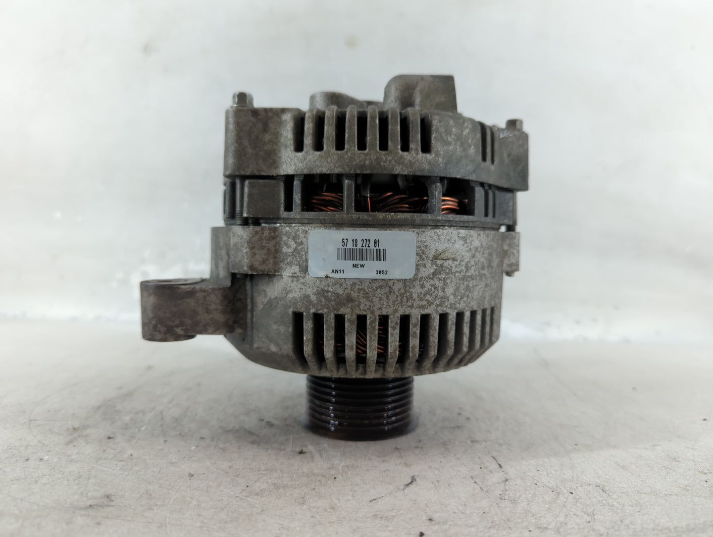 2004 Ford F-450 Super Duty Alternator Replacement Generator Charging Assembly Engine OEM P/N:YY18I04 14V 13200800 Fits OEM U