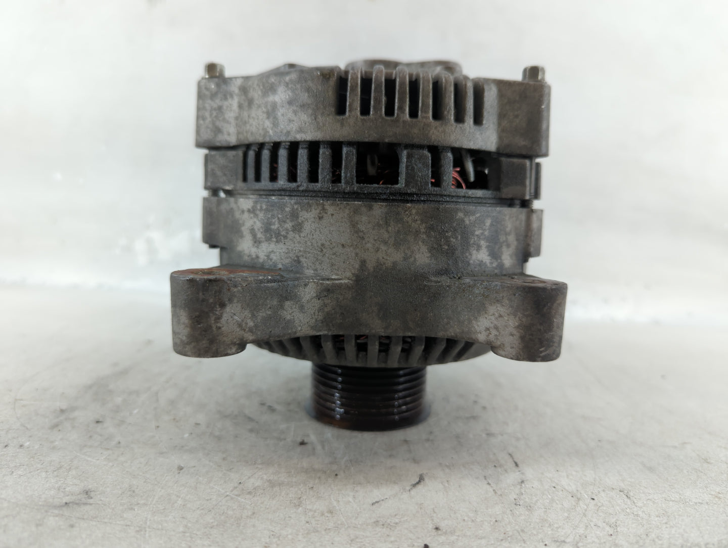 2004 Ford F-450 Super Duty Alternator Replacement Generator Charging Assembly Engine OEM P/N:YY18I04 14V 13200800 Fits OEM U