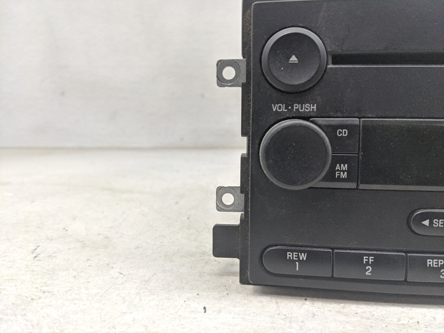 2004 Ford F150 Radio AM FM Cd Player Receiver Replacement P/N:4L3T-18C869-BD Fits OEM Used Auto Parts - Oemusedautoparts1.co