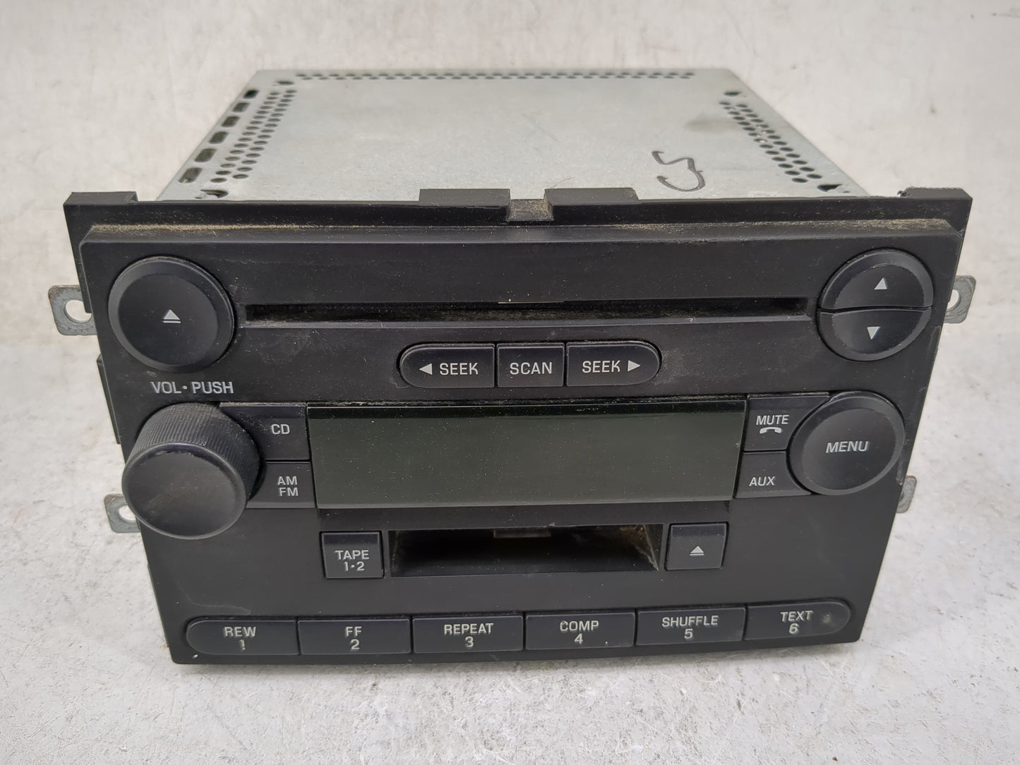 2004 Ford F150 Radio AM FM Cd Player Receiver Replacement P/N:4L3T-18C868-FC YPND033431 Fits Fits 2005 OEM Used Auto Parts -