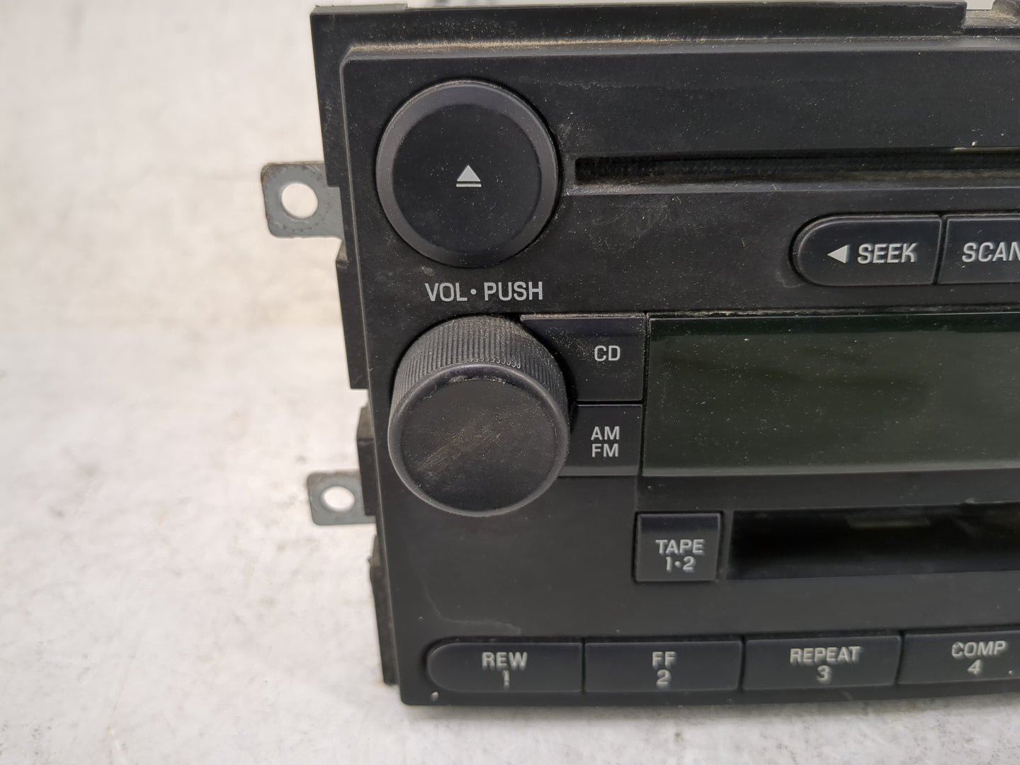2004 Ford F150 Radio AM FM Cd Player Receiver Replacement P/N:4L3T-18C868-FC YPND033431 Fits Fits 2005 OEM Used Auto Parts -
