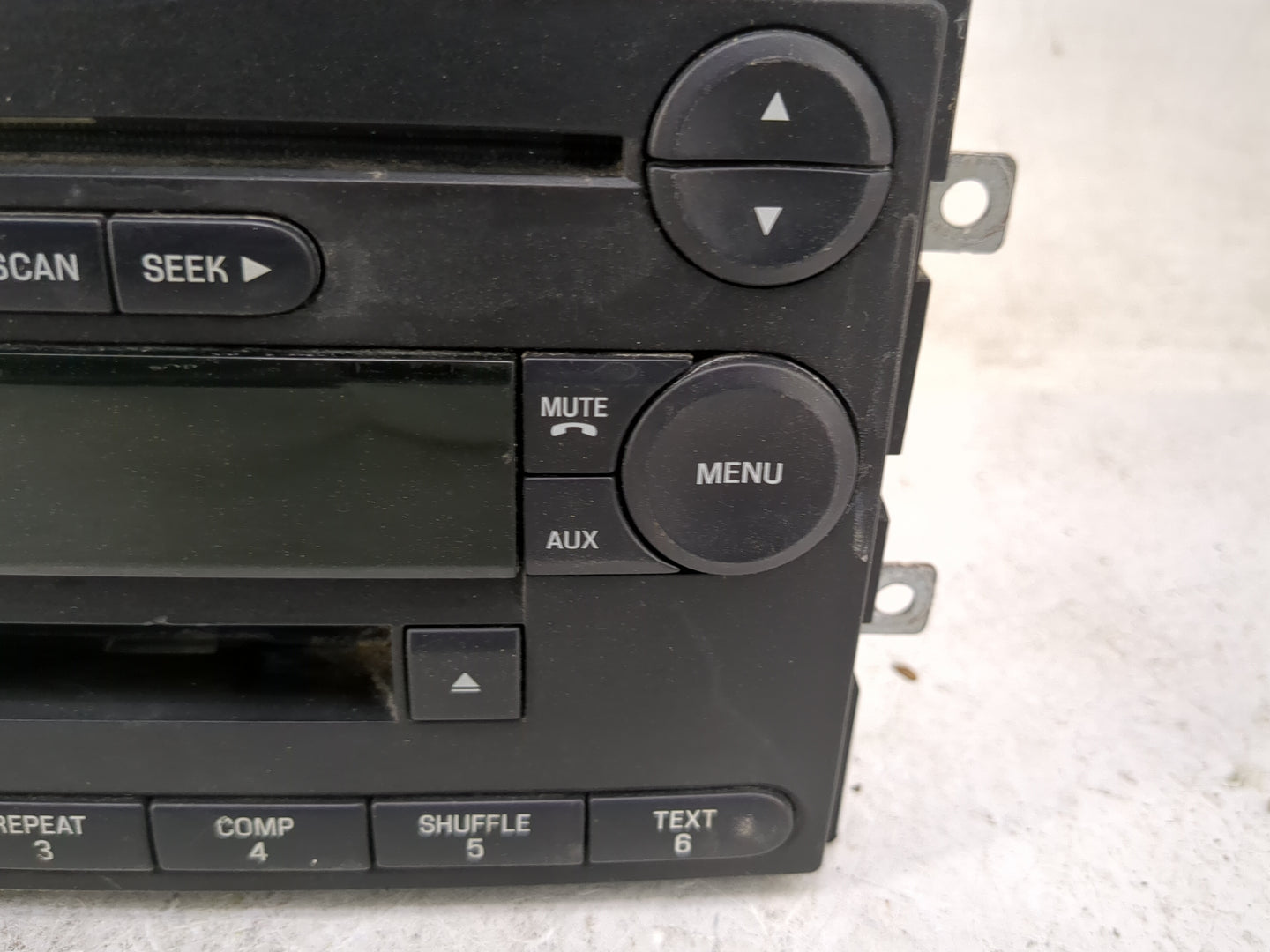 2004 Ford F150 Radio AM FM Cd Player Receiver Replacement P/N:4L3T-18C868-FC YPND033431 Fits Fits 2005 OEM Used Auto Parts -