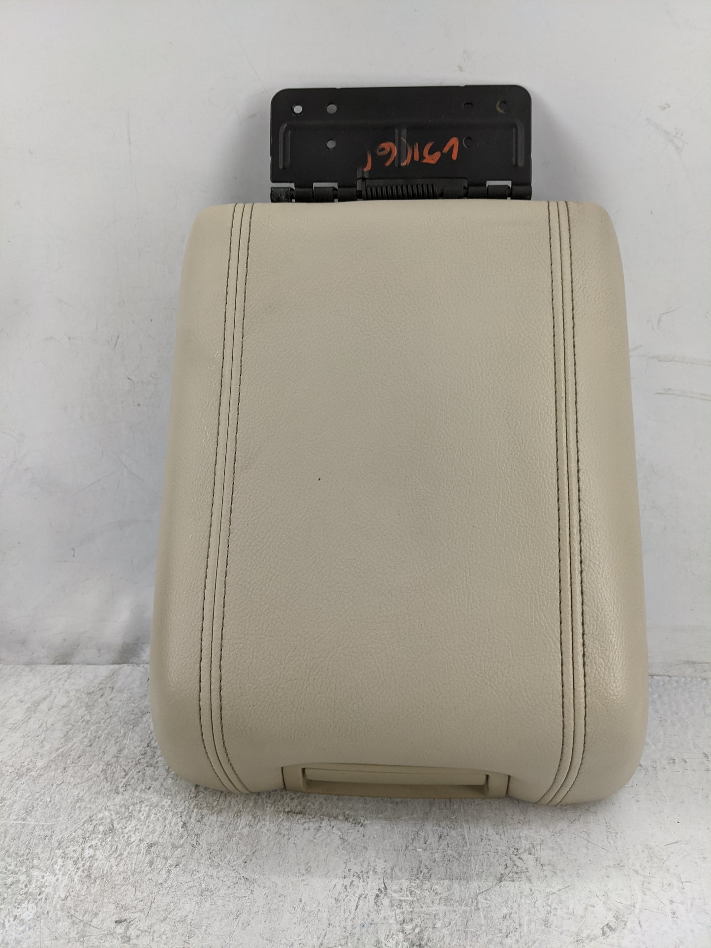 2004 Ford F150 Center Console Armrest Cover Lid P/N:4L3X 15061748 Fits OEM Used Auto Parts - Oemusedautoparts1.com