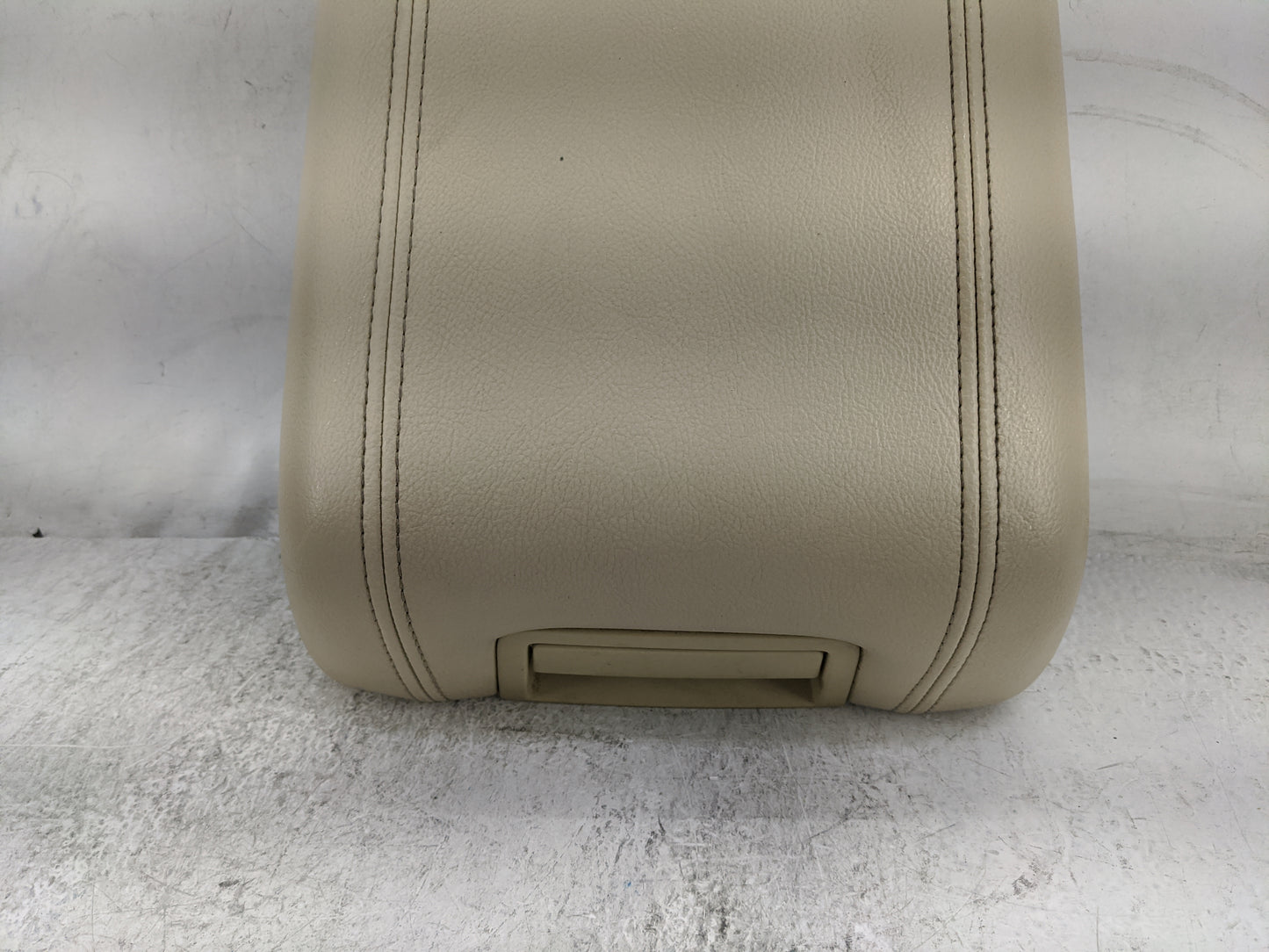 2004 Ford F150 Center Console Armrest Cover Lid P/N:4L3X 15061748 Fits OEM Used Auto Parts - Oemusedautoparts1.com