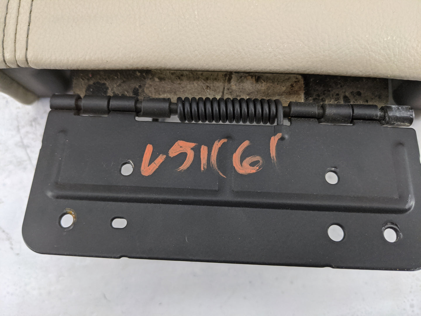 2004 Ford F150 Center Console Armrest Cover Lid P/N:4L3X 15061748 Fits OEM Used Auto Parts - Oemusedautoparts1.com