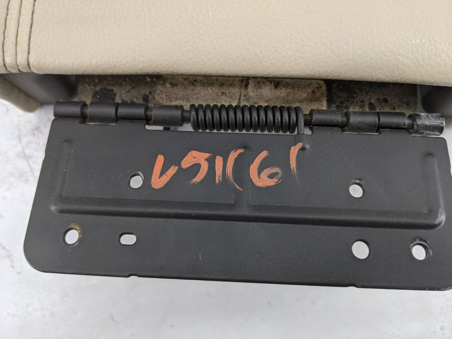 2004 Ford F150 Center Console Armrest Cover Lid P/N:4L3X 15061748 Fits OEM Used Auto Parts - Oemusedautoparts1.com