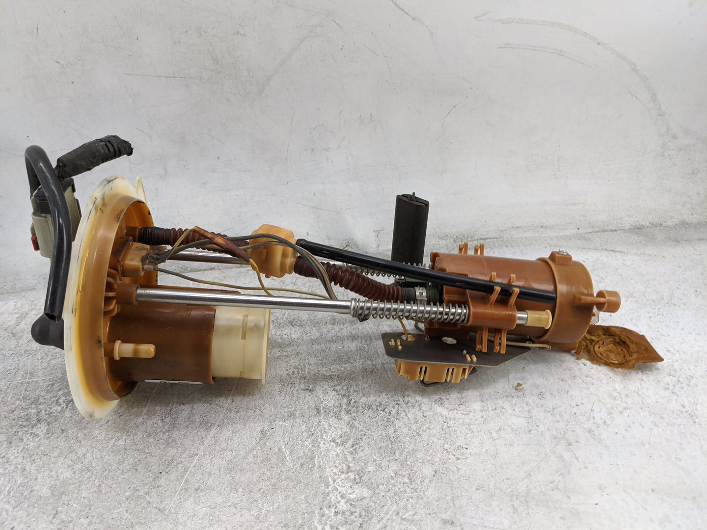 Ford F150 Electrical Gas Fuel Pump Assembly 1479712 - Oemusedautoparts1.com