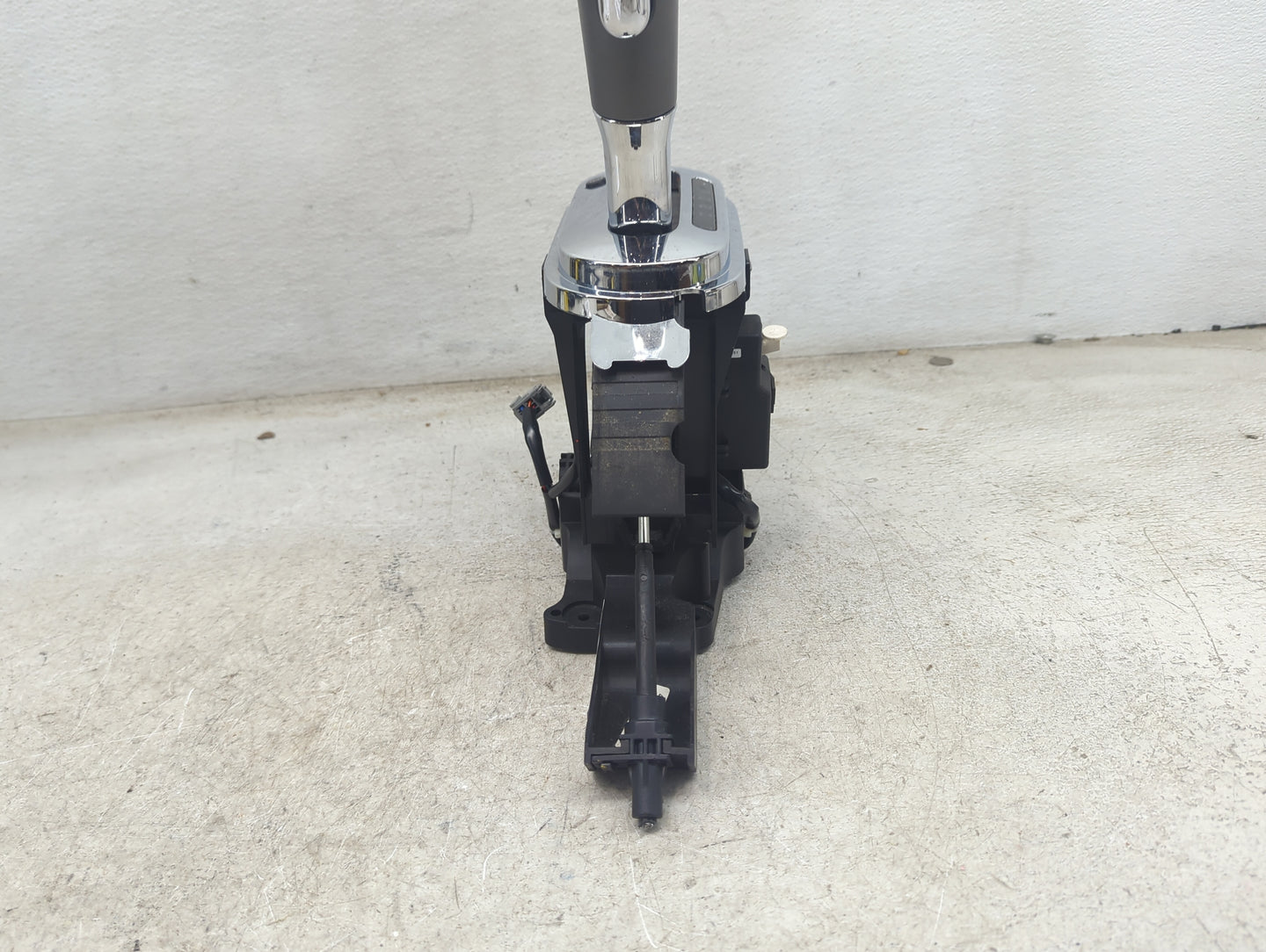 2004 Ford F150 Floor Console Assembly Shifter - Oemusedautoparts1.com