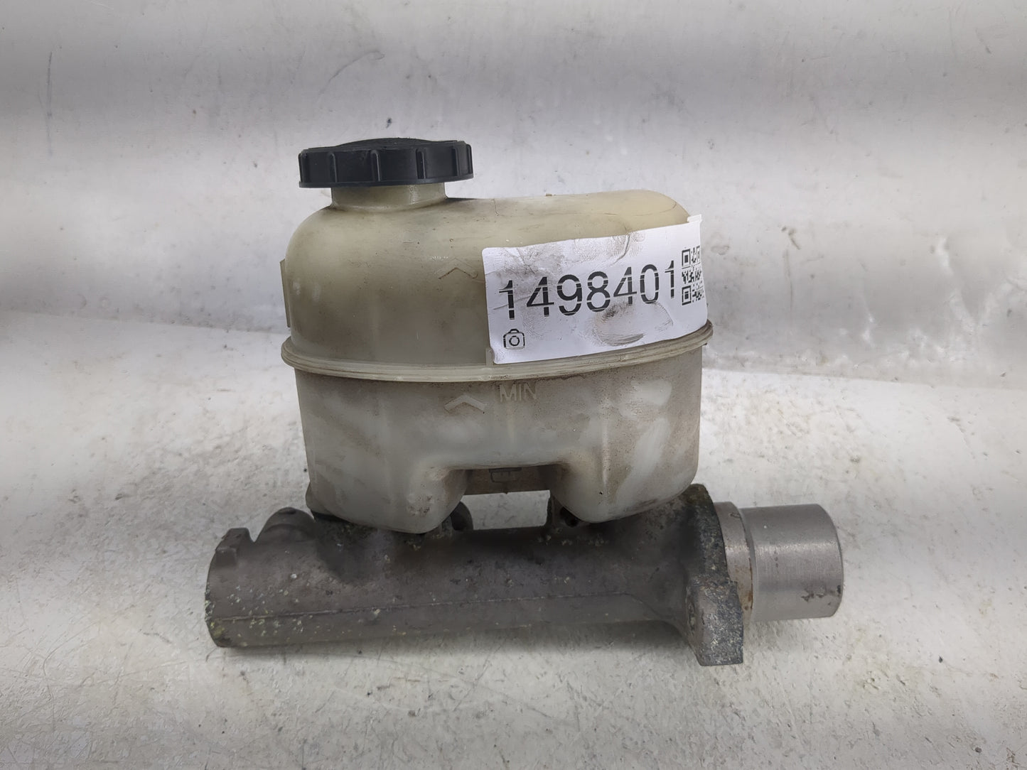 Ford F150 Brake Master Cylinder 1498401 - Oemusedautoparts1.com