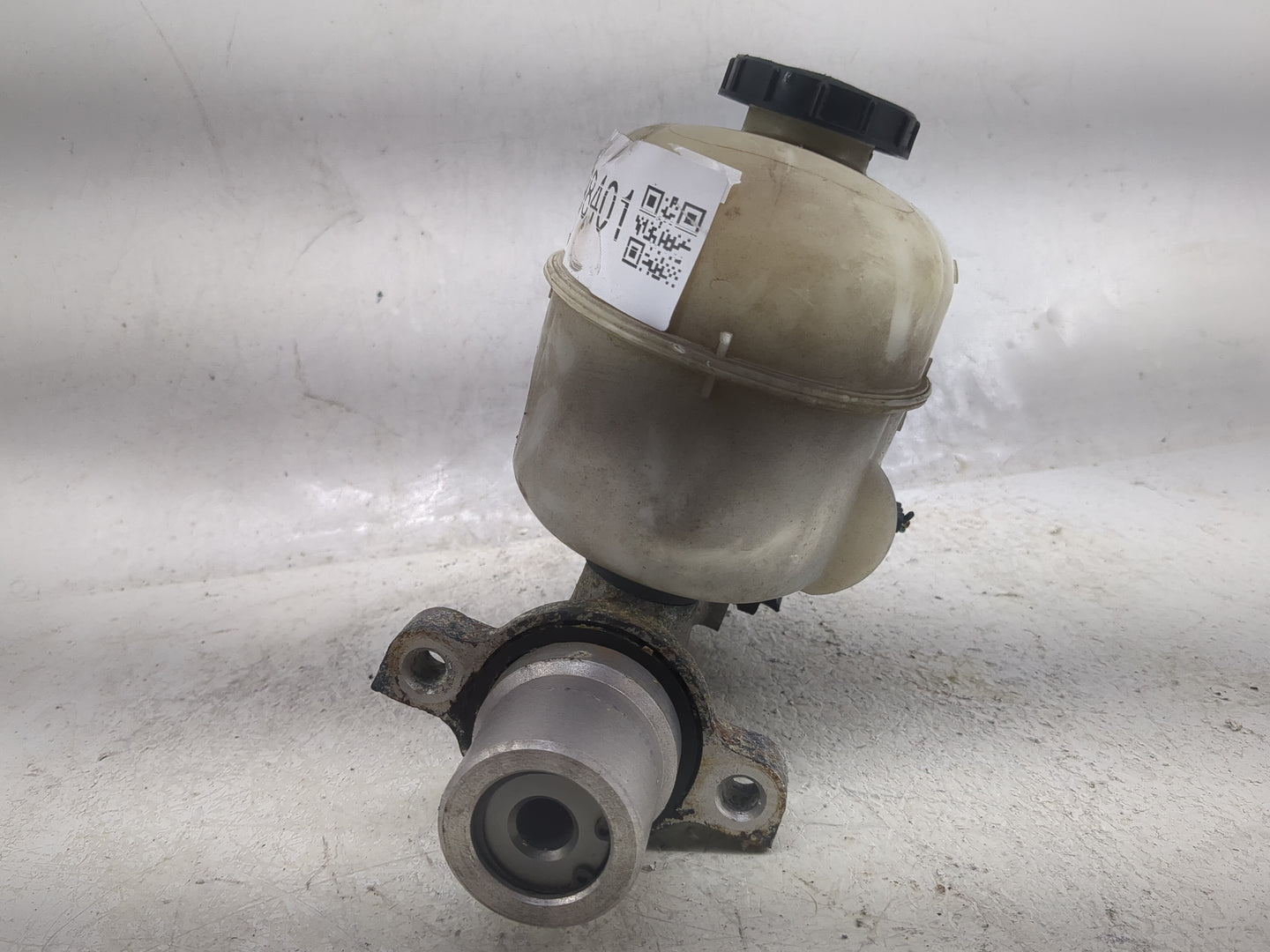 Ford F150 Brake Master Cylinder 1498401 - Oemusedautoparts1.com