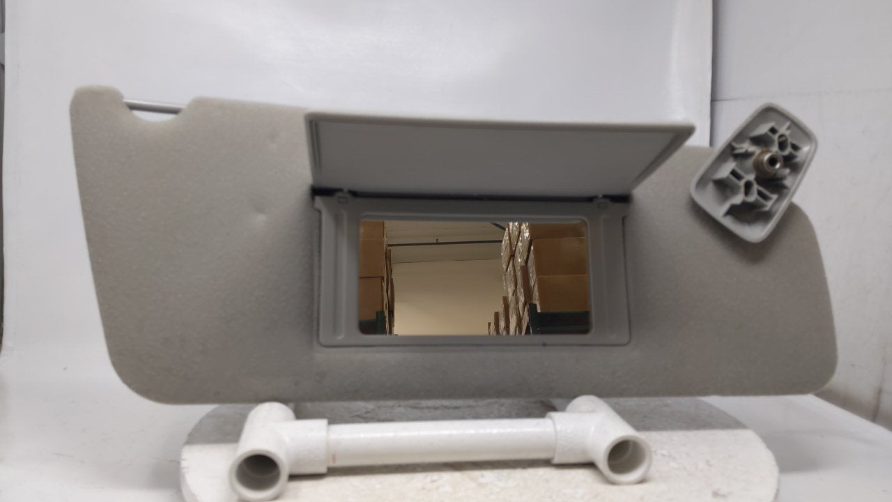 2004 Ford F150 Sun Visor Shade Replacement Passenger Right Mirror Fits OEM Used Auto Parts - Oemusedautoparts1.com