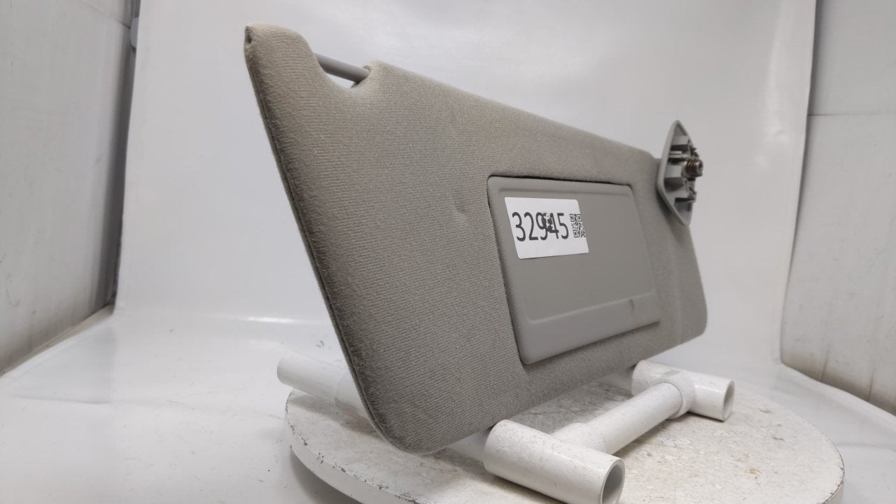 2004 Ford F150 Sun Visor Shade Replacement Passenger Right Mirror Fits OEM Used Auto Parts - Oemusedautoparts1.com