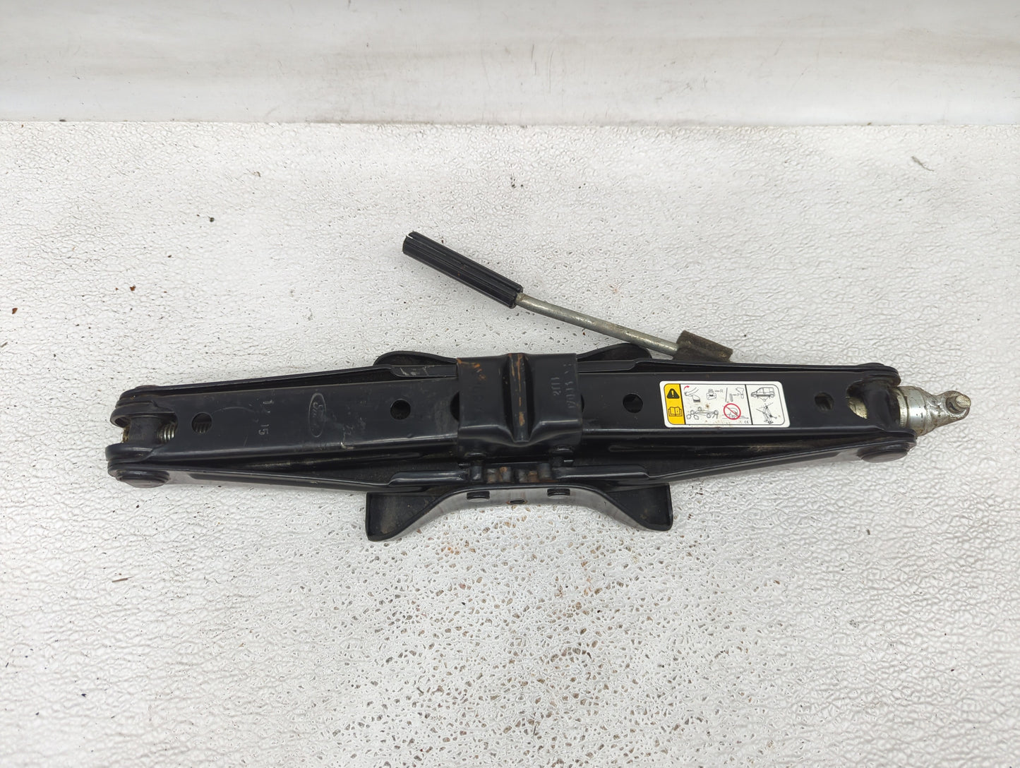 2004 Ford F150 Pickup Spare Scissor Car Jack Black - Oemusedautoparts1.com