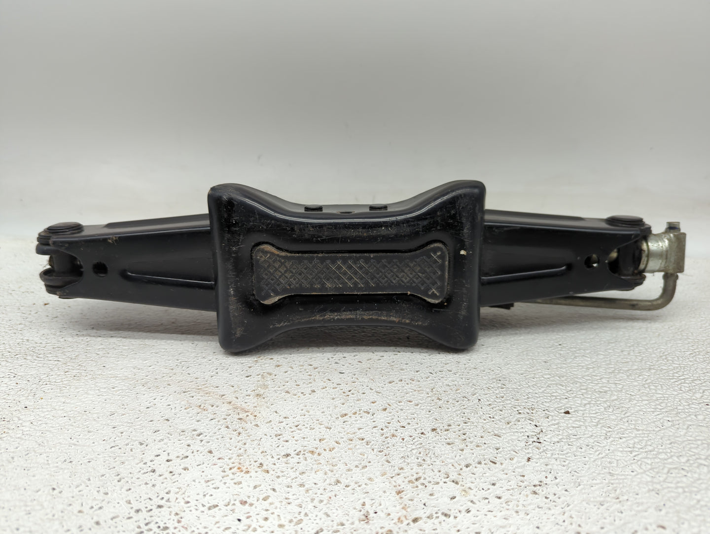 2004 Ford F150 Pickup Spare Scissor Car Jack Black - Oemusedautoparts1.com
