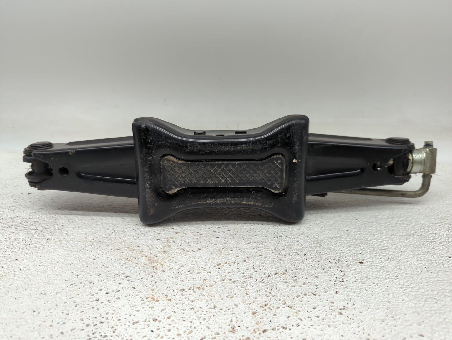 2004 Ford F150 Pickup Spare Scissor Car Jack Black - Oemusedautoparts1.com