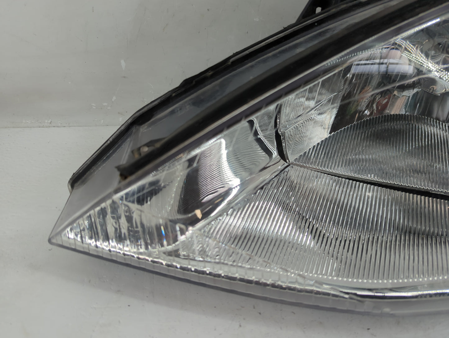 2002-2004 Ford Focus Driver Left Oem Head Light Headlight Lamp - Oemusedautoparts1.com