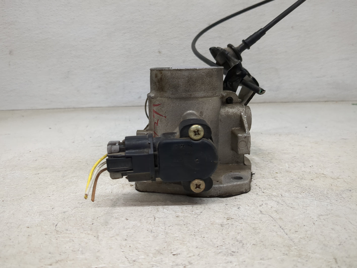 2000-2004 Ford Focus Throttle Body P/N:YS4U-AE Fits Fits 2000 2001 2002 2003 2004 OEM Used Auto Parts - Oemusedautoparts1.co