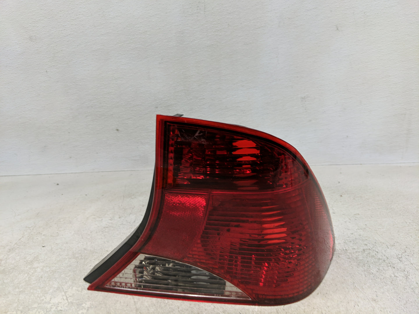 2002-2004 Ford Focus Tail Light Assembly Passenger Right OEM Fits Fits 2002 2003 2004 OEM Used Auto Parts - Oemusedautoparts