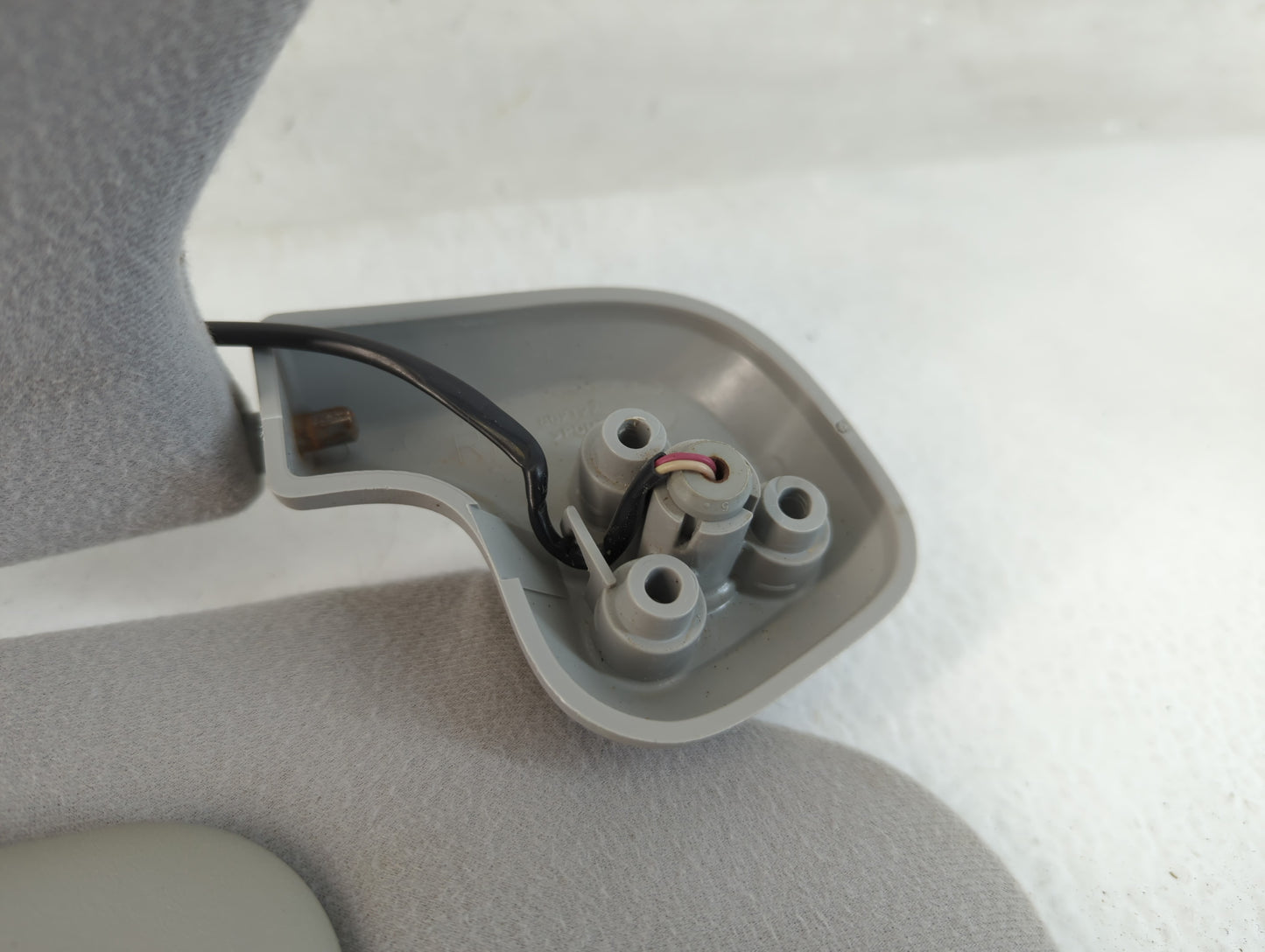 2000-2004 Ford Focus Sun Visor Shade Replacement Passenger Right Mirror Fits Fits 2000 2001 2002 2003 2004 OEM Used Auto Par