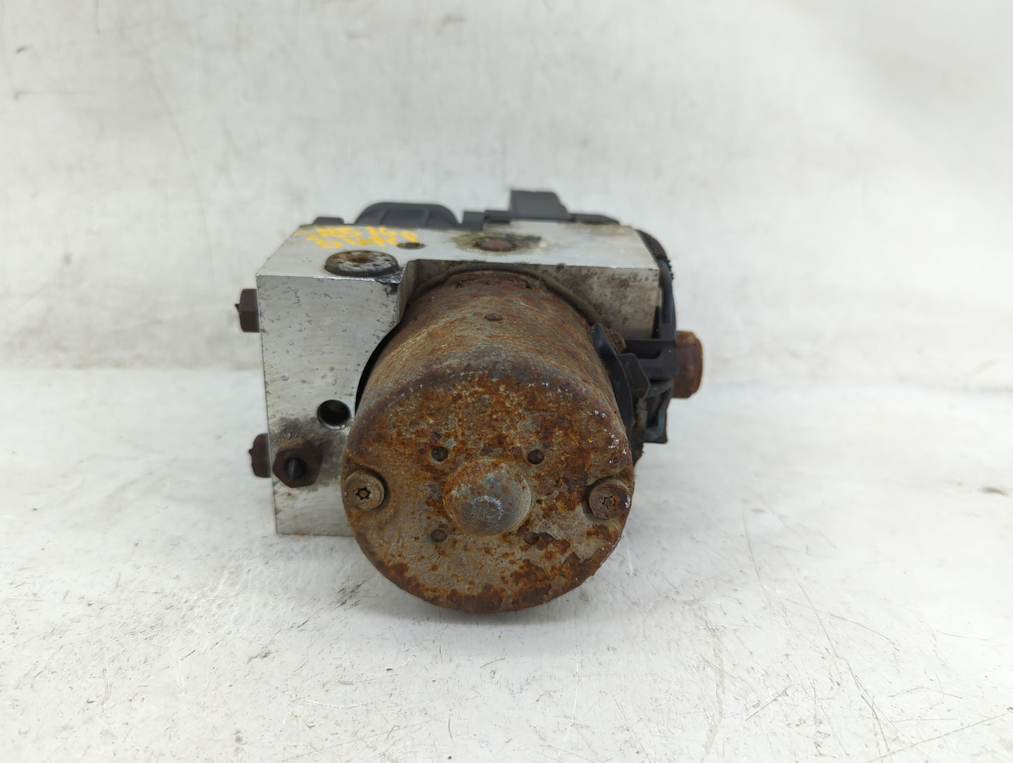 2004 Ford Ford F150 Pickup ABS Pump Control Module Replacement Fits Fits 2005 OEM Used Auto Parts - Oemusedautoparts1.com