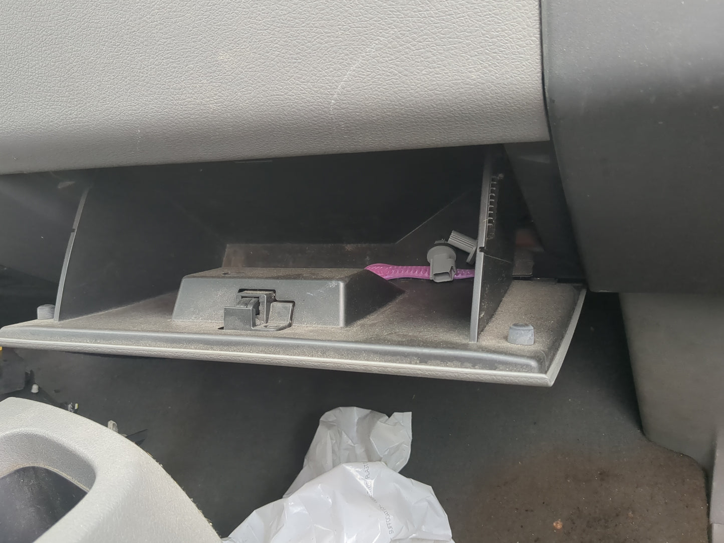 2004 Ford Ford F150 Pickup Passenger Glove Box Door Storage Compartment - Oemusedautoparts1.com