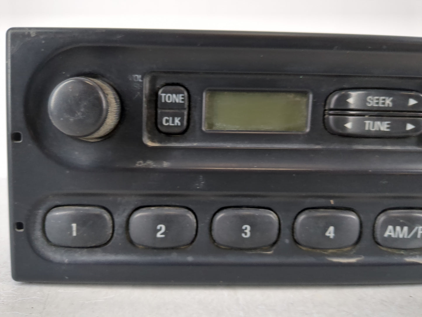 2004 Ford Ford F350sd Pickup Radio AM FM Cd Player Receiver Replacement P/N:3L5T-18K810-AA Fits OEM Used Auto Parts - Oemuse