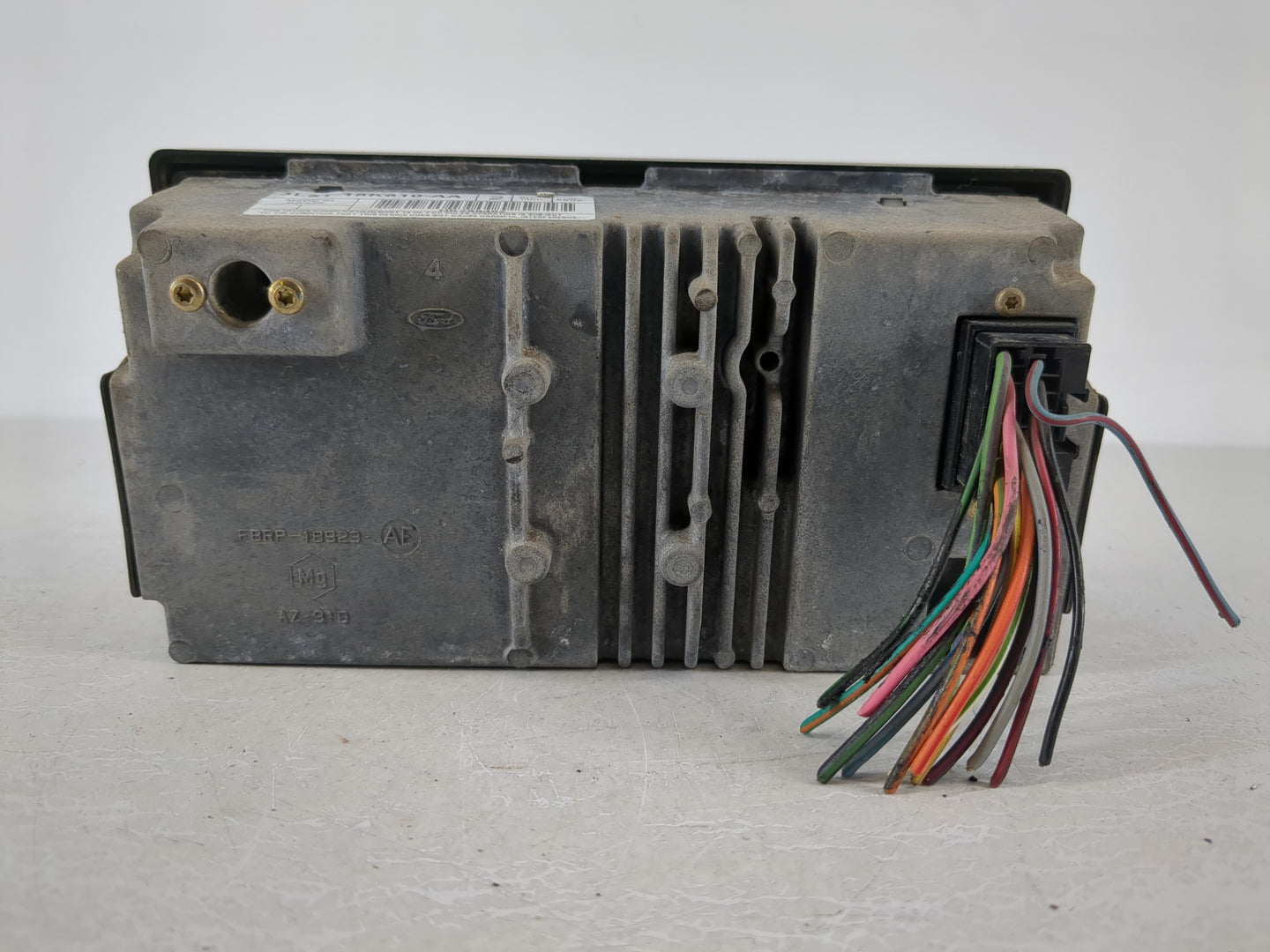 2004 Ford Ford F350sd Pickup Radio AM FM Cd Player Receiver Replacement P/N:3L5T-18K810-AA Fits OEM Used Auto Parts - Oemuse