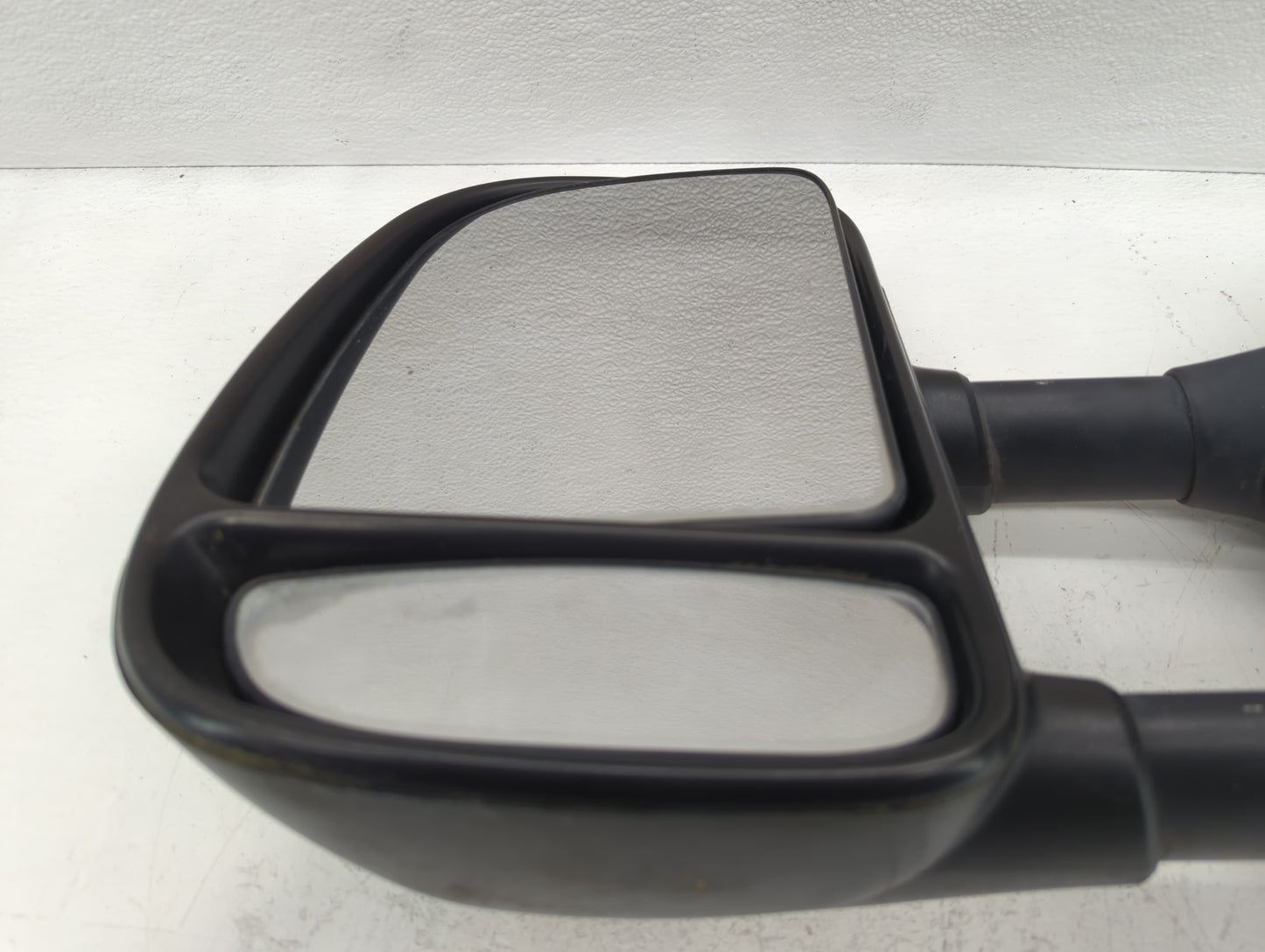 2004 Ford Ford F350sd Pickup Driver Side View Mirror - Left Door Mirror OEM Used - Oemusedautoparts1.com