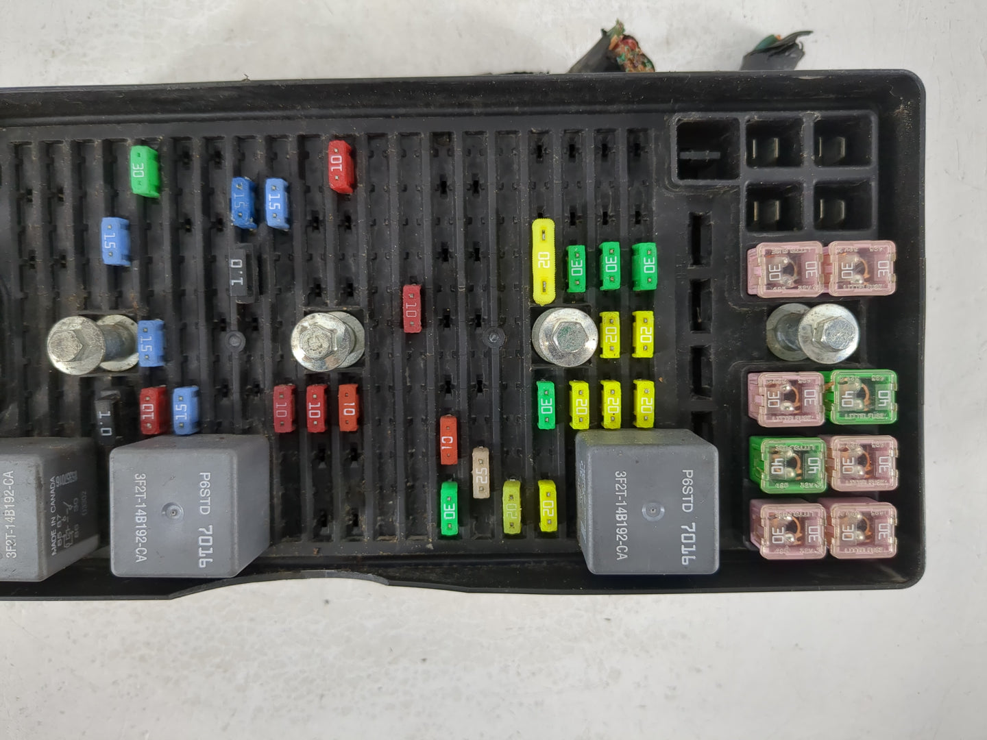 2004-2005 Ford Freestar Fusebox Fuse Box Panel Relay Module Fits Fits 2004 2005 OEM Used Auto Parts - Oemusedautoparts1.com