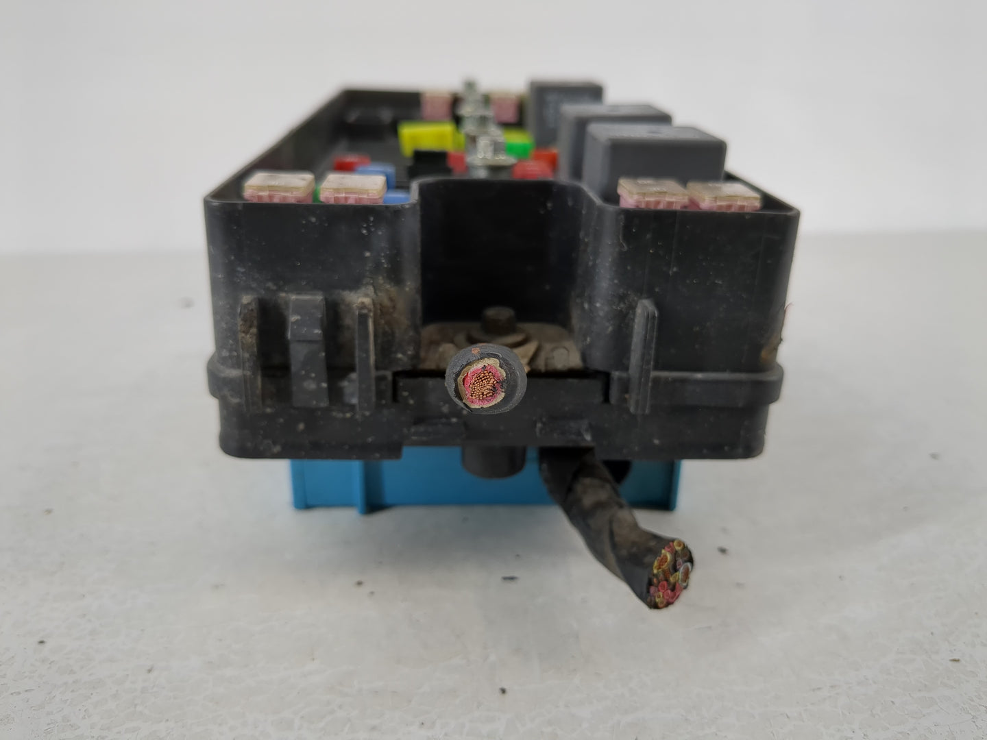 2004-2005 Ford Freestar Fusebox Fuse Box Panel Relay Module Fits Fits 2004 2005 OEM Used Auto Parts - Oemusedautoparts1.com