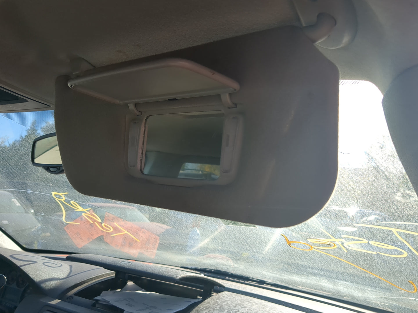 2004 Ford Freestar Sun Visor Shade Replacement Passenger Right Mirror Fits OEM Used Auto Parts - Oemusedautoparts1.com