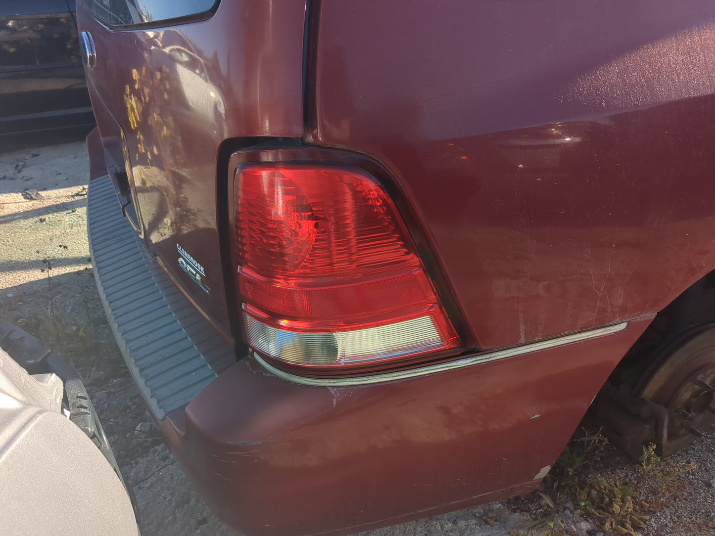 2004-2007 Ford Freestar Tail Light Assembly Passenger Right OEM Fits Fits 2004 2005 2006 2007 OEM Used Auto Parts - Oemuseda